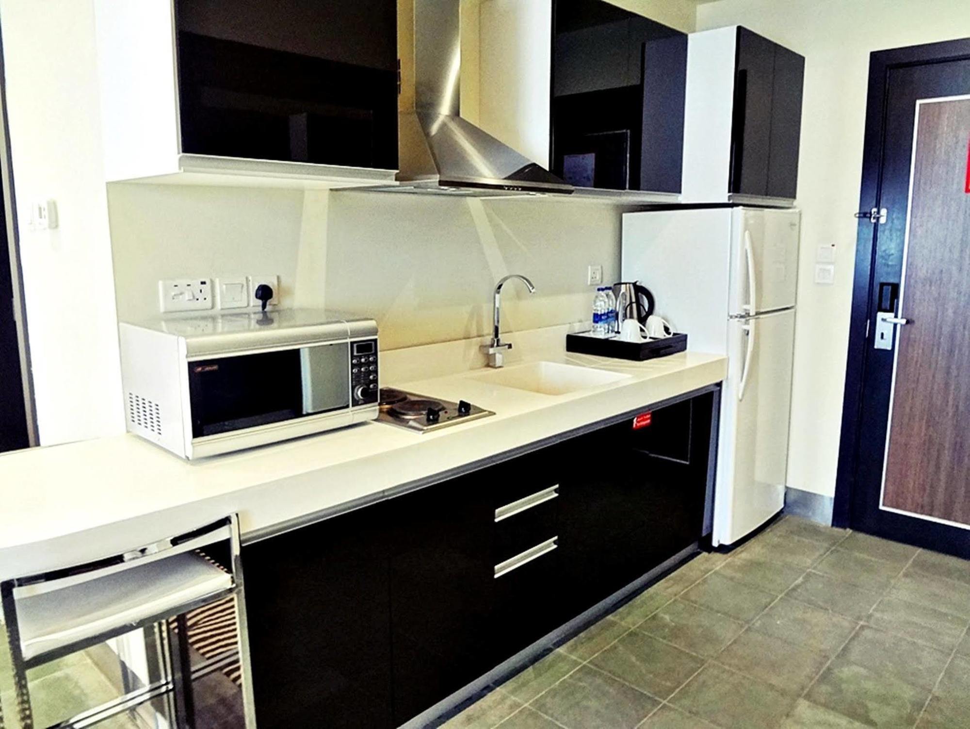 Al Raya Suites Hotel Manama Zewnętrze zdjęcie